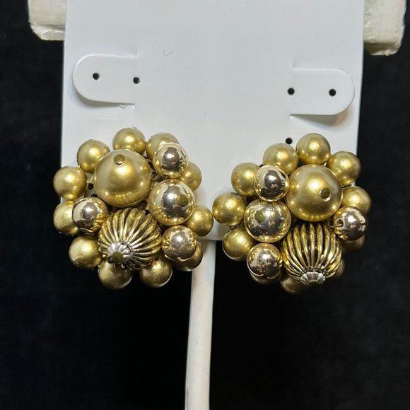 Lot of 5 Gold Tone Clip On Earrings (3767) - Picture 4 of 7